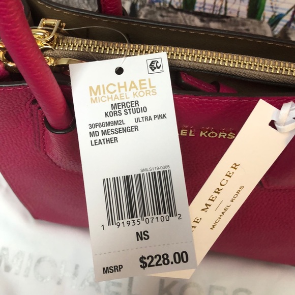 Michael Kors MD Messenger Leather Ultra Pink - Picture 6 of 8